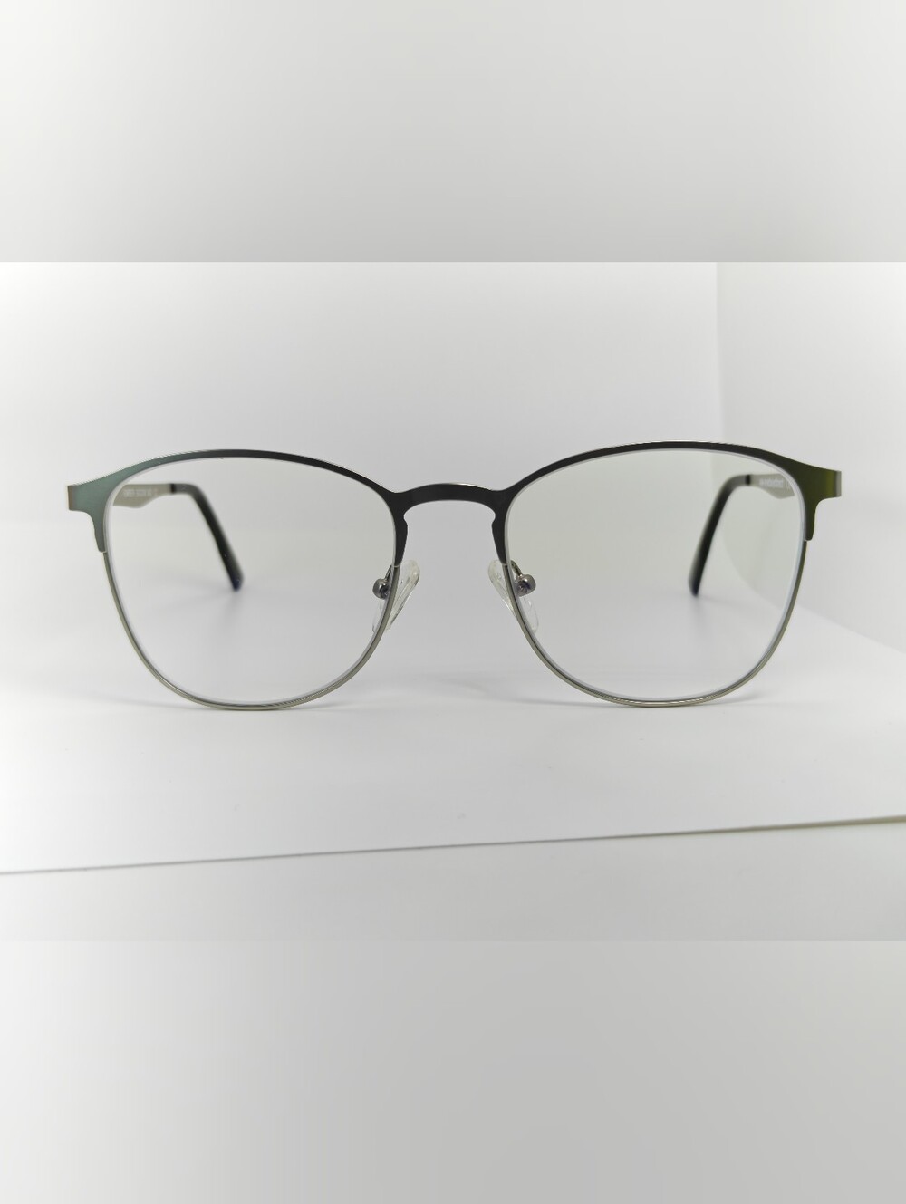 Ember.Metal Round-Edge Eyeglasses in Monochrome Aluminum.